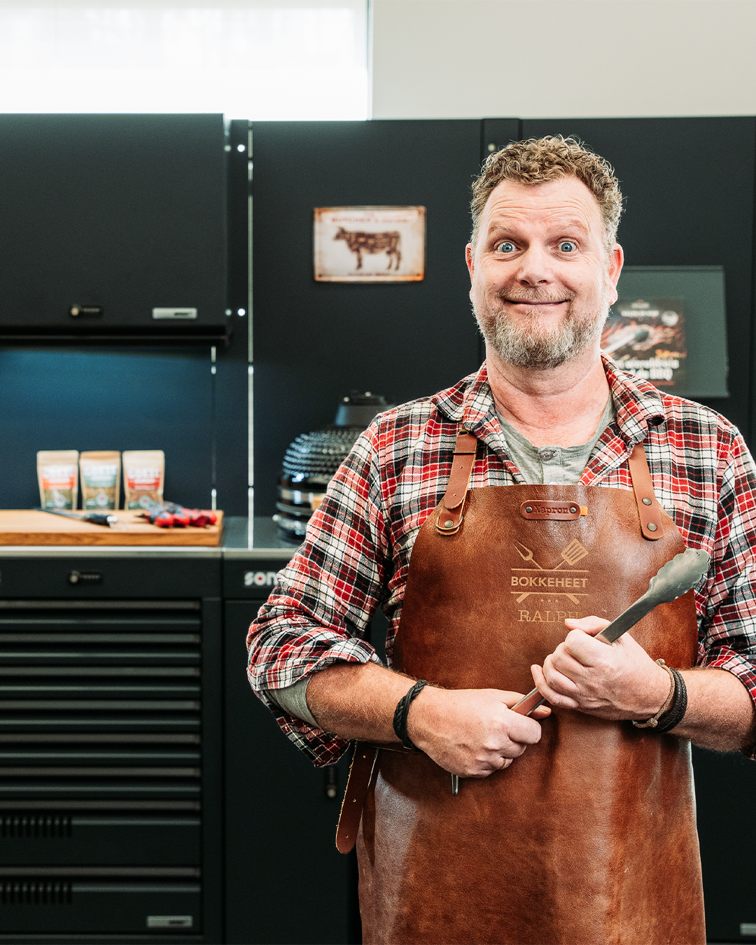 Ralph de Kok holding spatular 