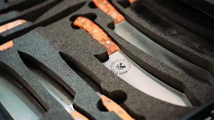 Ralph de Kok knives in Sonic Foam System